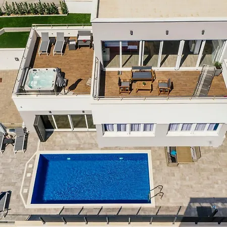Kaliopi Villa